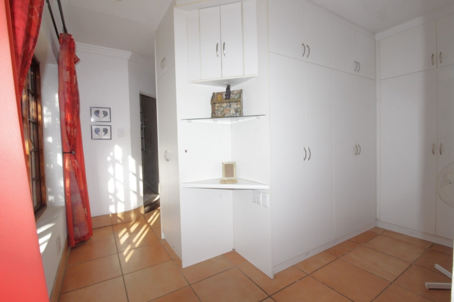 7 Bedroom Property for Sale in Noorsekloof Eastern Cape